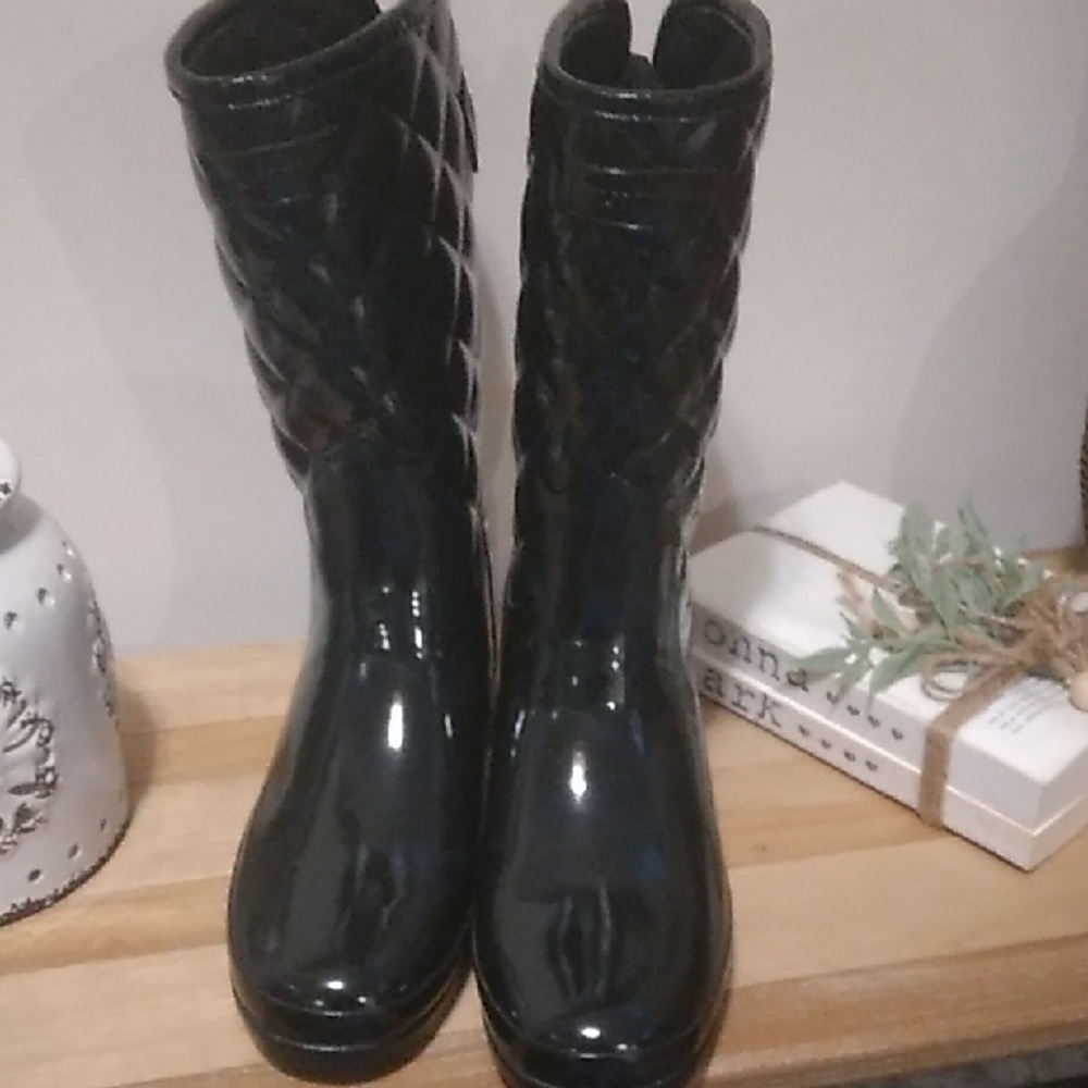 Women's Hunter Refined Gloss Quilt Short Rain Boots - Picture 2 of 11